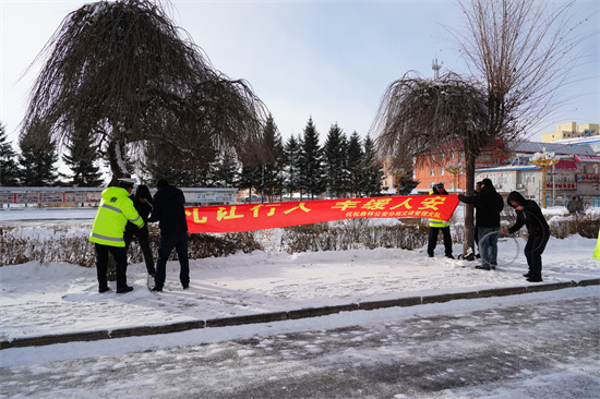 1765350675814536.jpg 泉林公司開展“全國交通安全日”主題宣傳活動(2).jpg